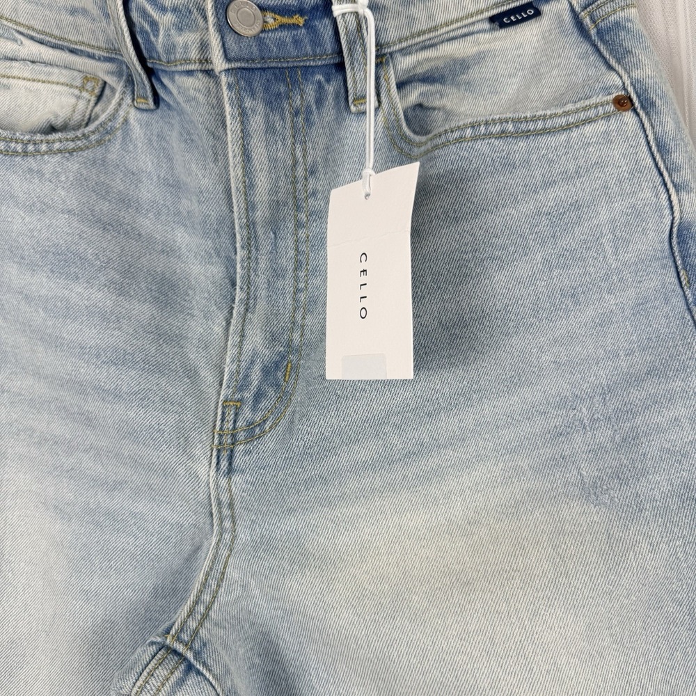 Cello Super High Rise Dad Jeans Light Wash Distressed Size 09 - Picture 7 of 7
